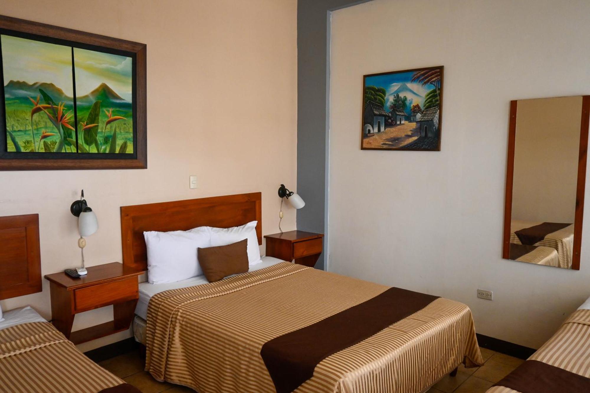 Hotel Las Colinas Ла Фортуна Экстерьер фото