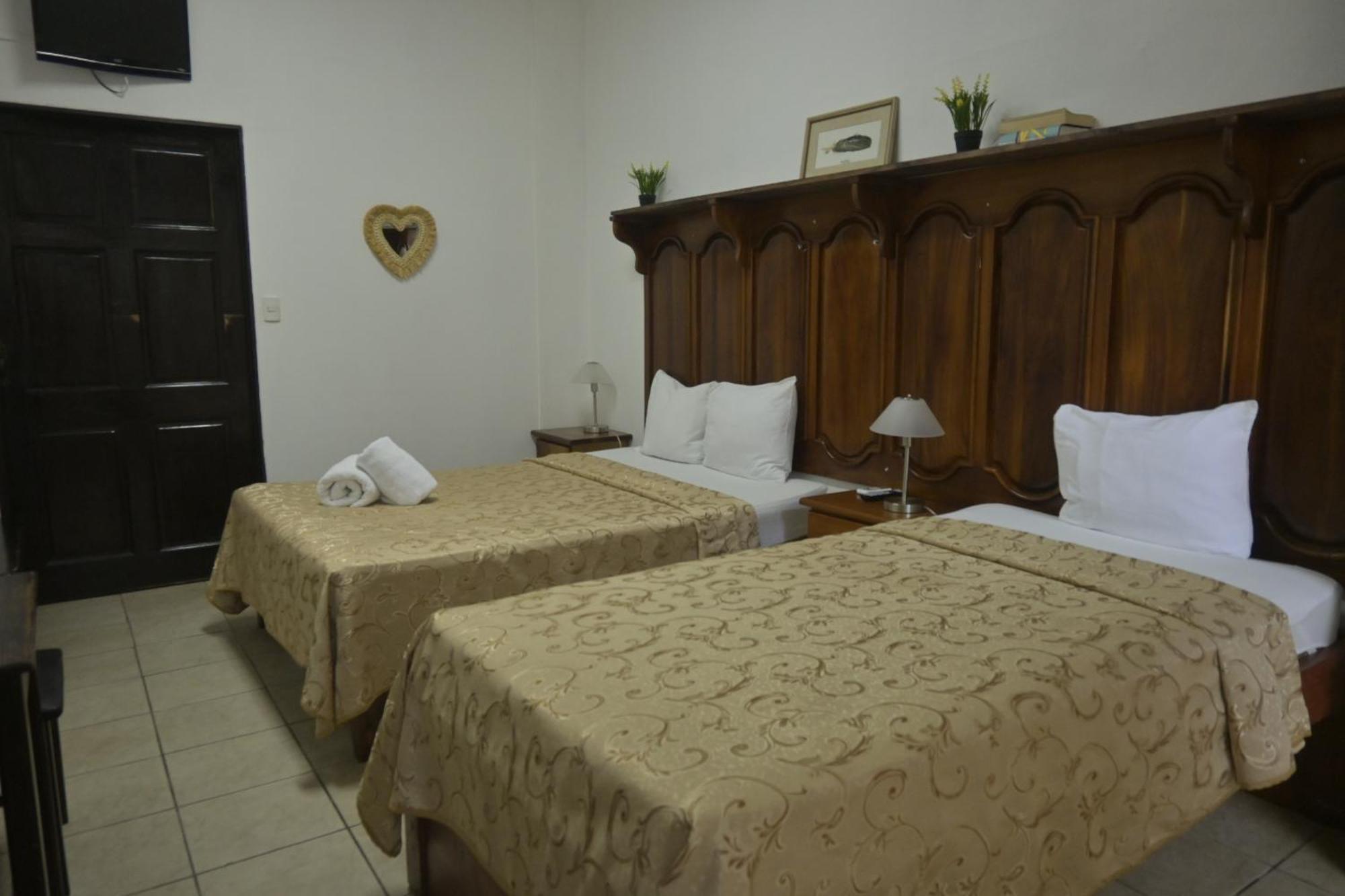 Hotel Las Colinas Ла Фортуна Экстерьер фото